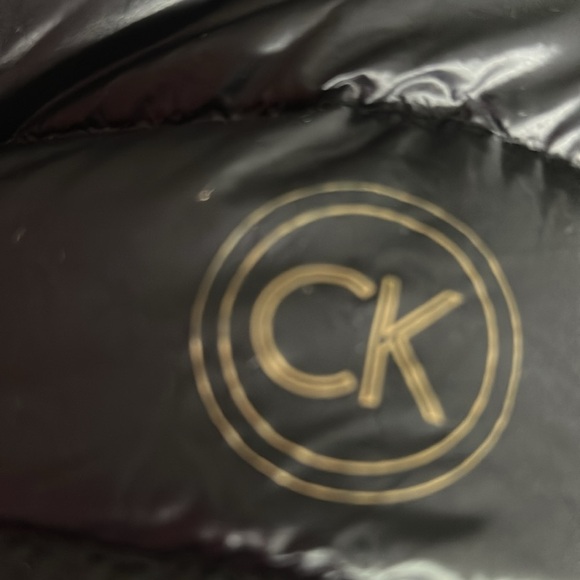 Calvin Klein Down Lightweight Packable Puffer Jacket with Attached Hood Size S - Picture 5 of 16